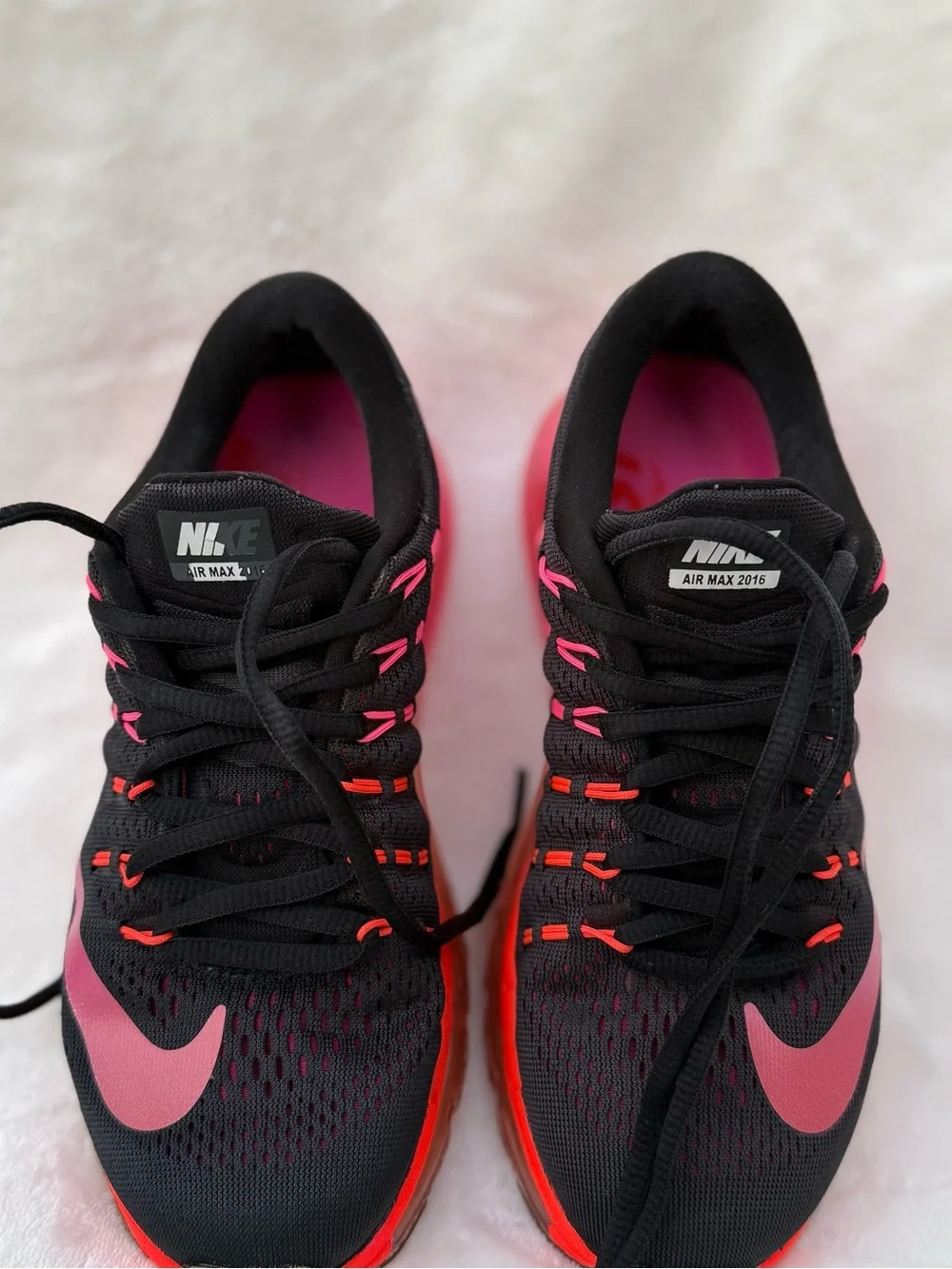 Nike Women’s Black and Pink Gradient Air Max Running Sneakers
